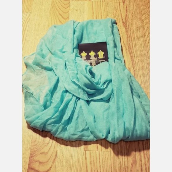 Multi Loop Scarf New - Picture 2 of 9